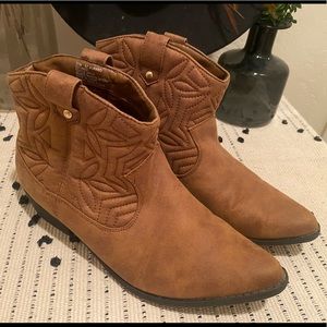 Arizona Jean Co. Brown Booties